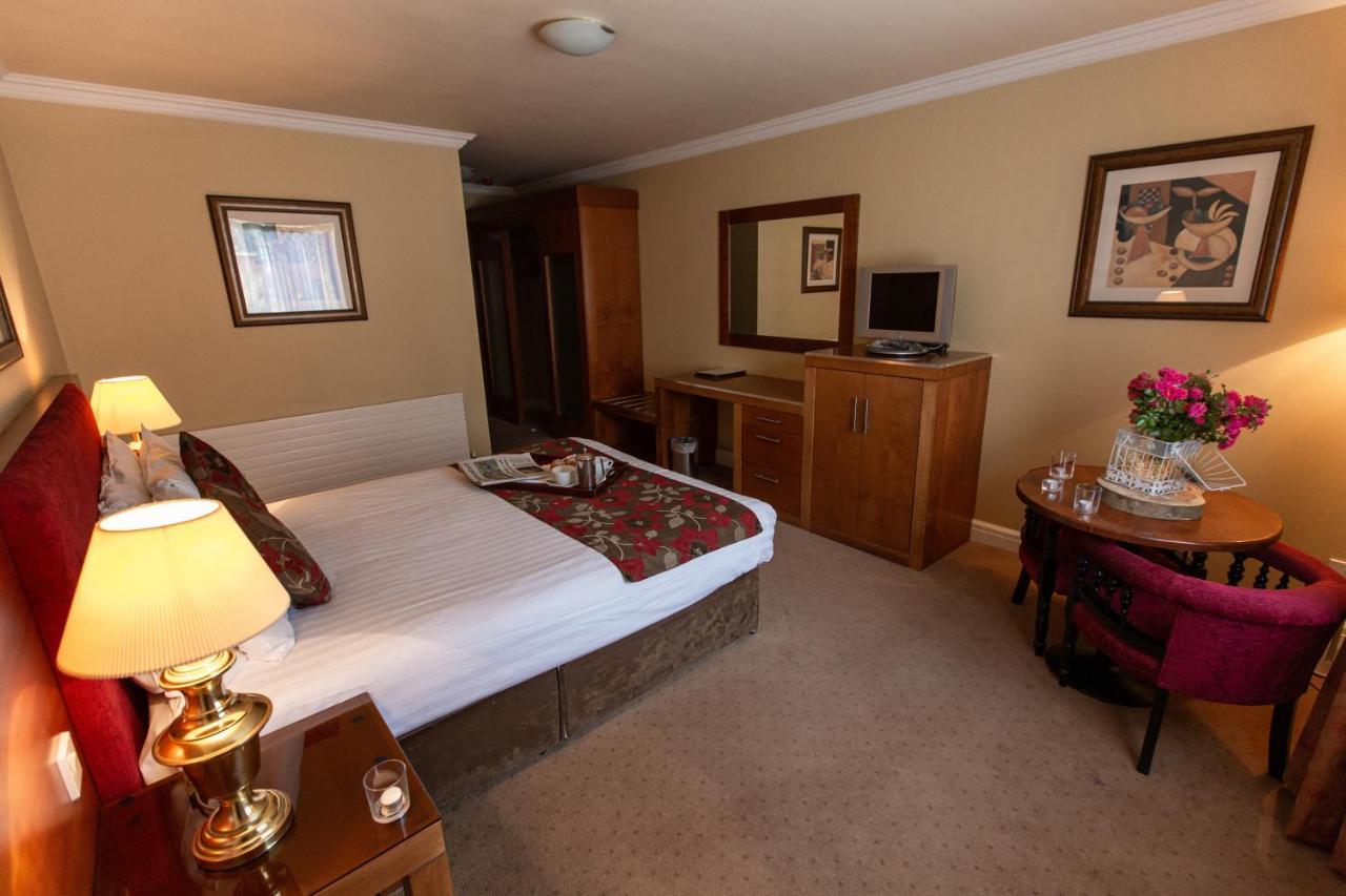Hamlet Court Hotel Johnstown Bridge المظهر الخارجي الصورة